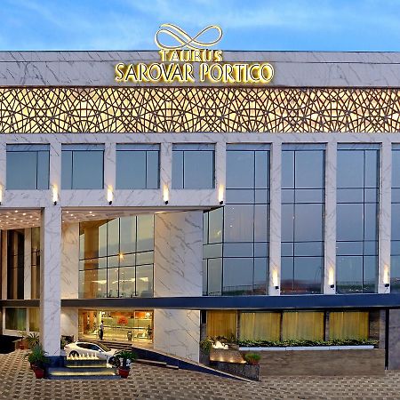 Taurus Sarovar Portico New Delhi Exterior photo