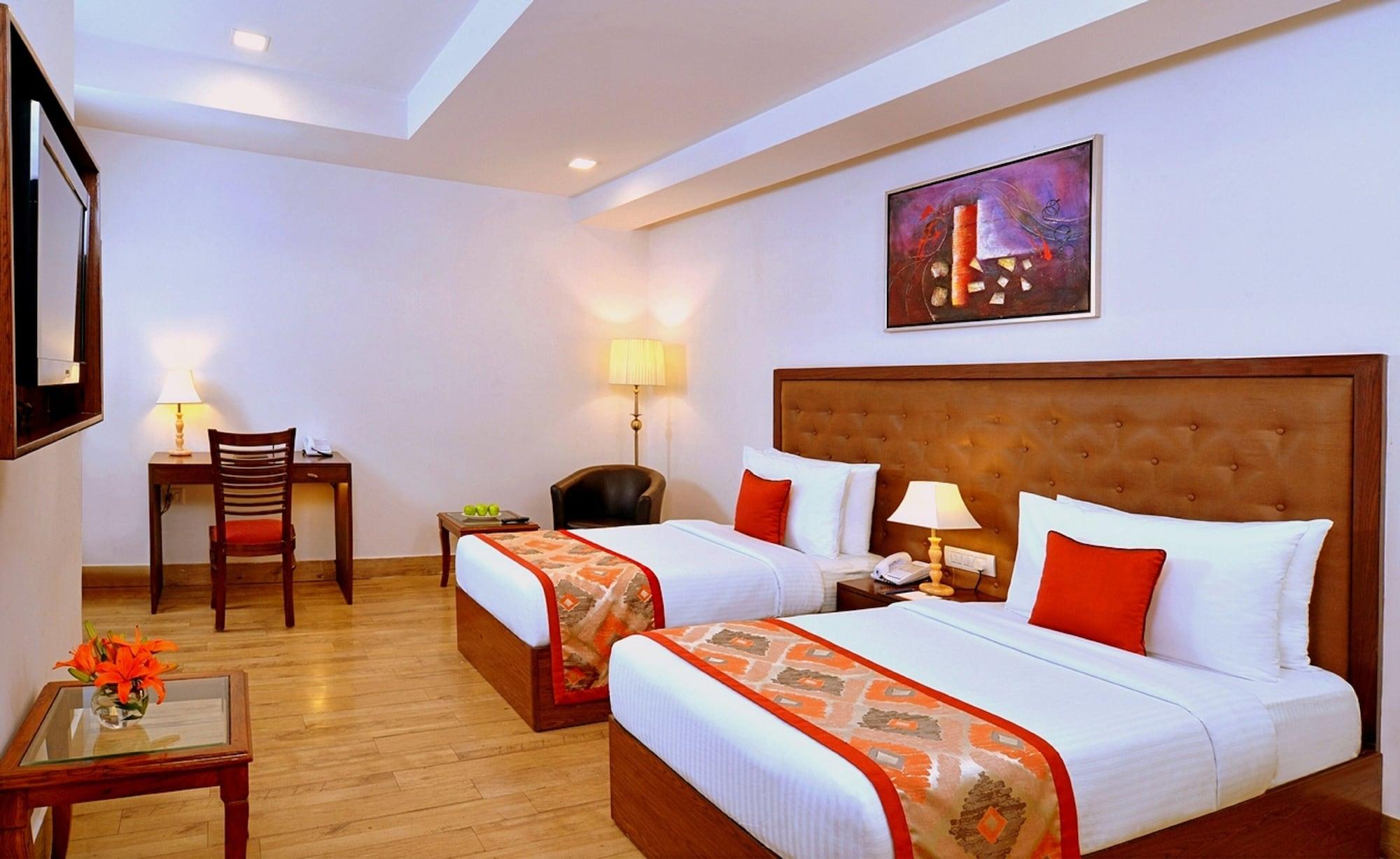 Taurus Sarovar Portico New Delhi Exterior photo