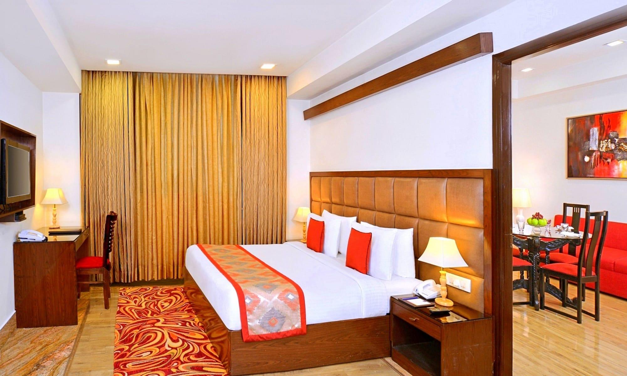 Taurus Sarovar Portico New Delhi Exterior photo